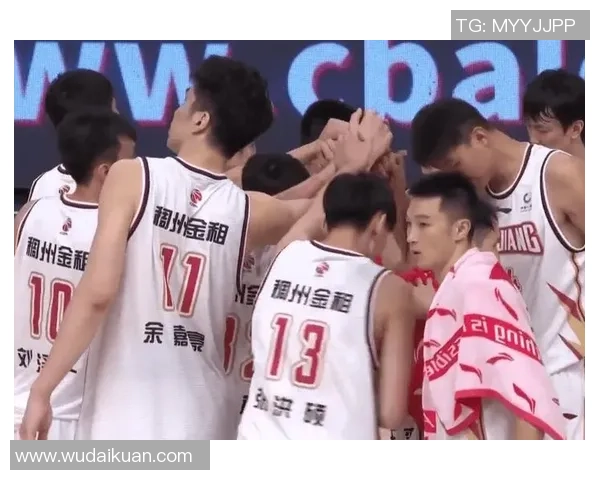 上海足球队在城市联赛中以80分稳居积分榜首位展现强劲实力